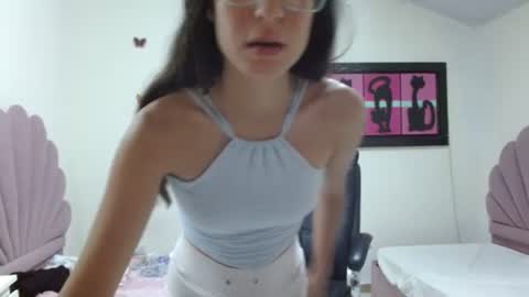 Christal Gil online show from 7, 3, 2025