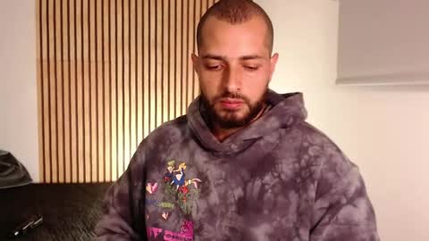 cris         Twitter magnum101010 insta magnumc20 online show from 23, 10, 2025