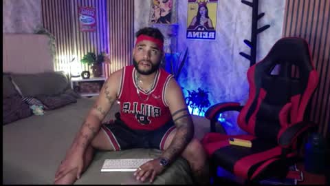 chris_stone444 online show from 13, 3, 2026