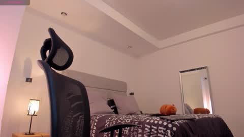 Snapshot of chrismorgan24 chatting on 25, 11, 2025 chrismorgan24 online show from 25, 11, 2025