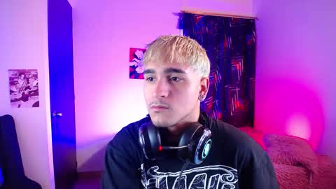 Christian Wang online show from 2, 3, 2026