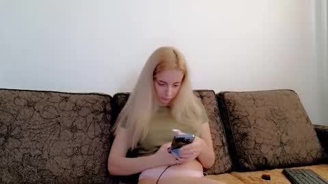 Snapshot of christihanson chatting on 5, 12, 2025 christihanson online show from 5, 12, 2025