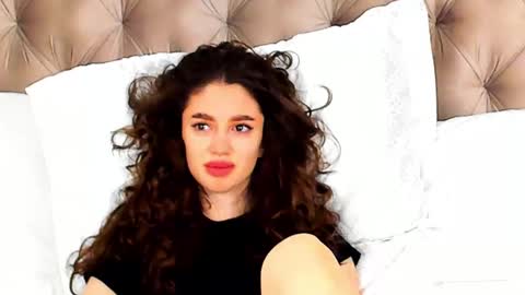 christinaconte online show from 27, 2, 2025