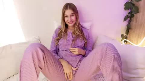 Christine Cardo online show from 15, 6, 2026