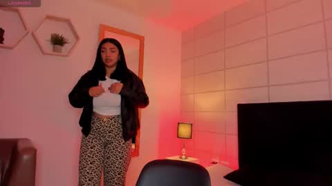 Snapshot of christine_harper chatting on 15, 12, 2025 Christine online show from 15, 12, 2025