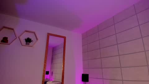 Christine  online show from 19, 4, 2026