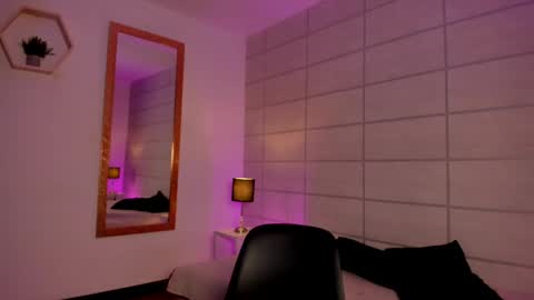 Christine  online show from 24, 4, 2026