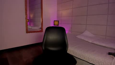 Christine  online show from 13, 6, 2026