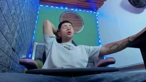 Christoper Giraldo online show from 13, 3, 2026