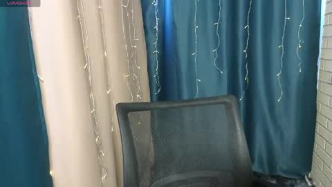 Snapshot of christy_memeow chatting on 8, 5, 2026 christy memeow online show from 8, 5, 2026