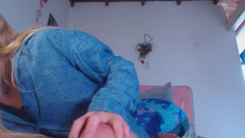 Snapshot of cicimom chatting on 18, 12, 2025 cicimom online show from 18, 12, 2025