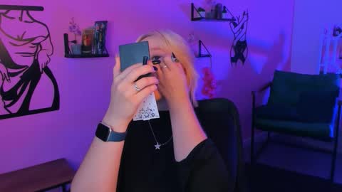 Cin Bellamy online show from 12, 9, 2025