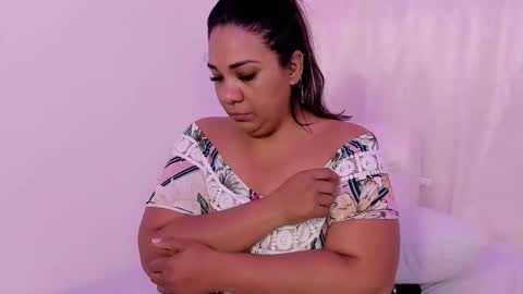 Nailha online show from 6, 3, 2026