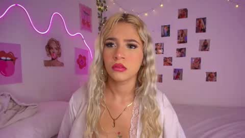 Snapshot of cinniaa_ chatting on 6, 6, 2026 cinniaa online show from 6, 6, 2026