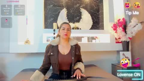 Cinthya  online show from 10, 9, 2025