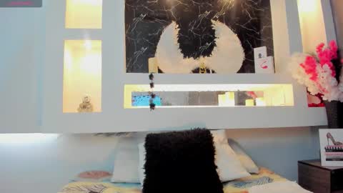 Cinthya  online show from 25, 9, 2025