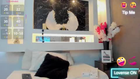 Cinthya  online show from 3, 10, 2025