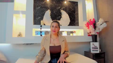 Cinthya  online show from 4, 10, 2025