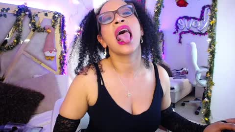 Snapshot of cintia_holms chatting on 13, 12, 2024 Cintia online show from 13, 12, 2024