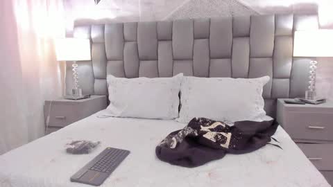 CintiaCollins  online show from 13, 2, 2025