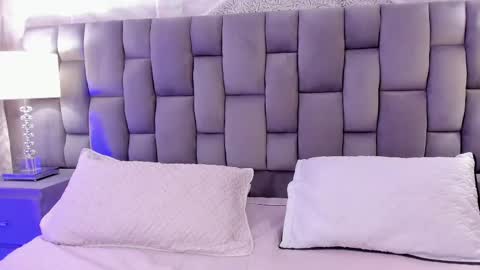 CintiaCollins  online show from 22, 2, 2025