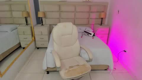 CintiaCollins  online show from 24, 11, 2025