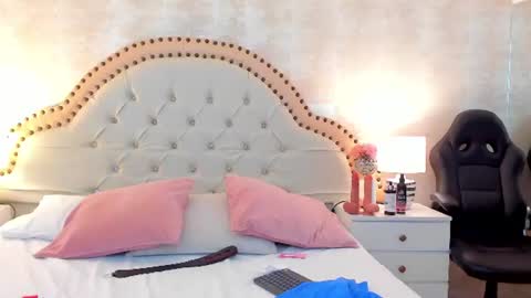 Pretty Cintia  online show from 2, 7, 2026
