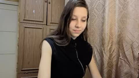 Snapshot of cirabonnet chatting on 17, 11, 2025 Lisa Salivan online show from 17, 11, 2025