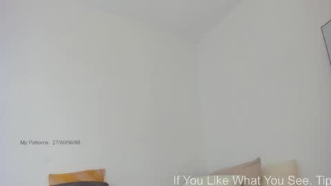 Snapshot of circejuno1 chatting on 29, 11, 2025 Carol online show from 29, 11, 2025