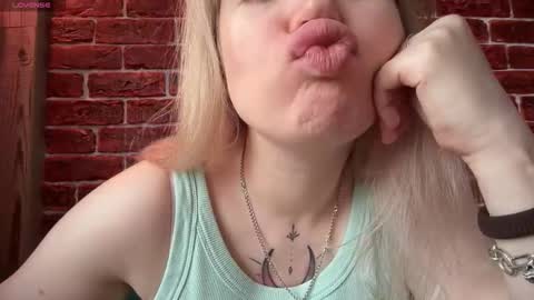 Snapshot of citrusblissss chatting on 11, 11, 2025 citrusblissss online show from 11, 11, 2025