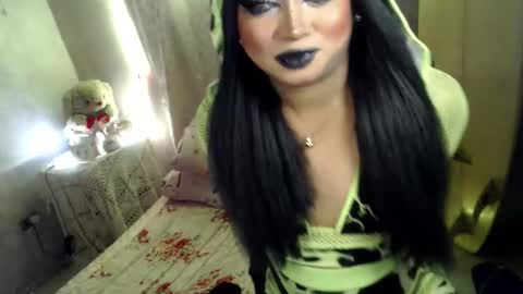 Snapshot of cj_parker69 chatting on 18, 5, 2026 QUEEN CESS online show from 18, 5, 2026