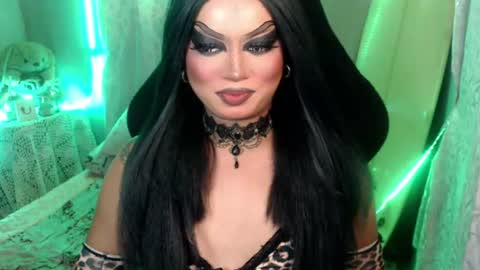 QUEEN CESS online show from 18, 6, 2026