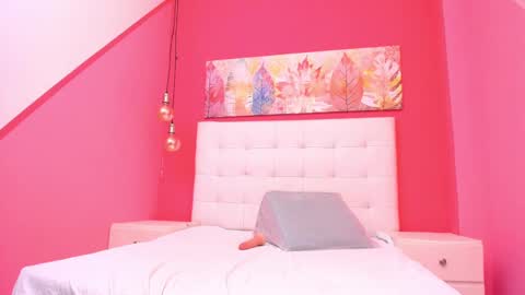 claire aristizabal online show from 24, 1, 2025