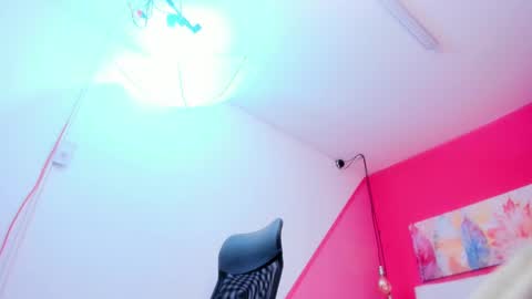 claire aristizabal online show from 30, 1, 2025