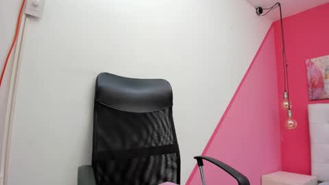 claire aristizabal online show from 26, 2, 2025