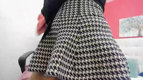 claire aristizabal online show from 8, 3, 2025