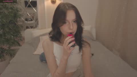 Claire Bennett online show from 16, 9, 2025