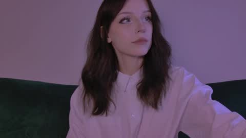 Claire Bennett online show from 15, 4, 2026