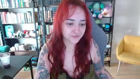 Snapshot of clairebarez chatting on 17, 4, 2026 Claire online show from 17, 4, 2026