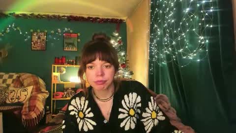 Snapshot of clancyosbourne chatting on 16, 12, 2025 Clancy online show from 16, 12, 2025