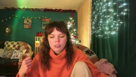 Snapshot of clancyosbourne chatting on 19, 12, 2025 Clancy online show from 19, 12, 2025