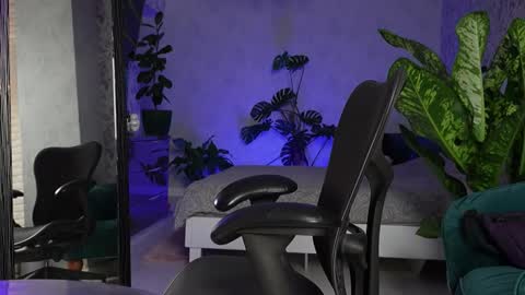 Snapshot of clara_bendover chatting on 2, 12, 2025 Clara online show from 2, 12, 2025