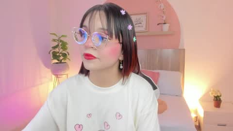 Snapshot of clara_lu chatting on 12, 5, 2026 C L A R A online show from 12, 5, 2026