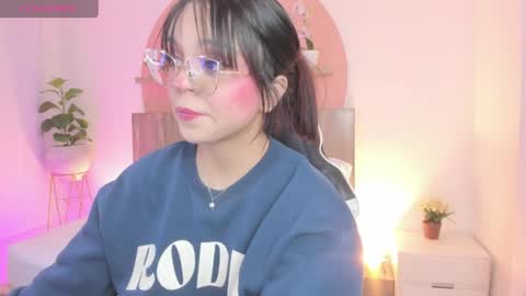 Snapshot of clara_lu chatting on 23, 5, 2026 C L A R A online show from 23, 5, 2026
