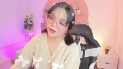 Snapshot of clara_lu chatting on 7, 6, 2026 C L A R A online show from 7, 6, 2026
