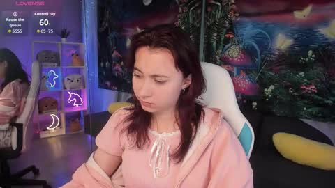 clarabenson online show from 25, 10, 2025