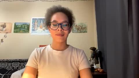 Snapshot of claralipinski chatting on 4, 3, 2026 Selena online show from 4, 3, 2026