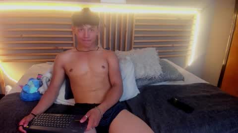 Snapshot of clark_ken1 chatting on 16, 3, 2026 clar online show from 16, 3, 2026