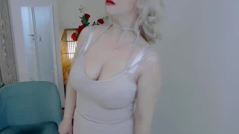 Classy Tinna online show from 25, 4, 2026