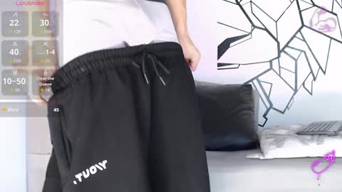    online show from 28, 4, 2026